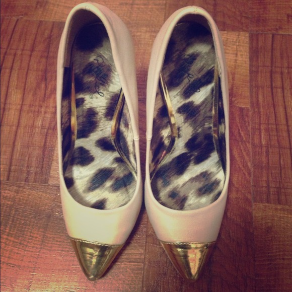 Gold tips heel ^^
