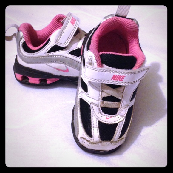 SOLD Nike REAX Toddler Size 5C (BUNDLED)