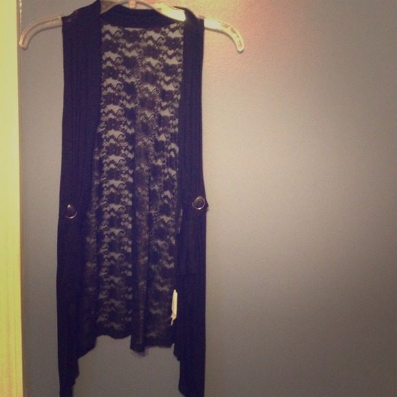 Black lace vest cover - Picture 1 of 1