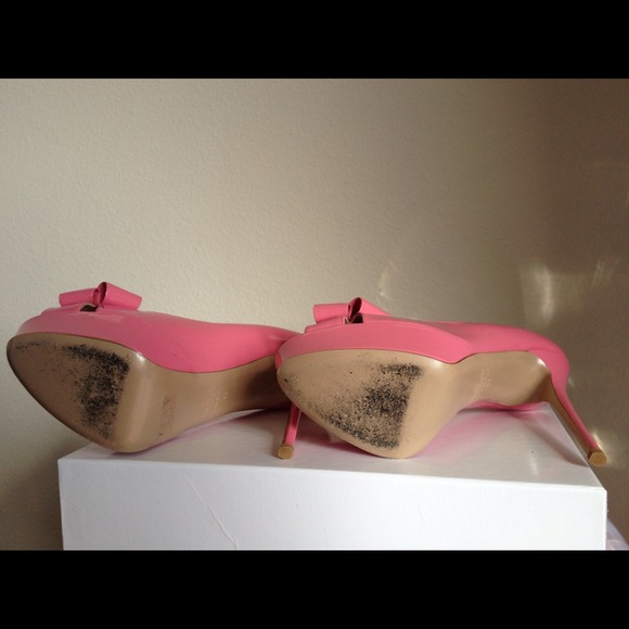 Sold!Valentino Bubble Rose Open Toe Bow Pump - Picture 6 of 7