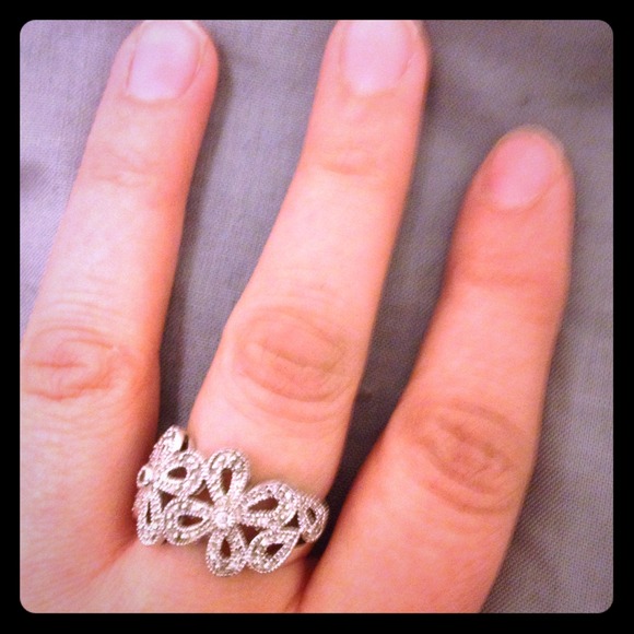 💠SALE 💠 Lia Sophia Flower Crystal Ring