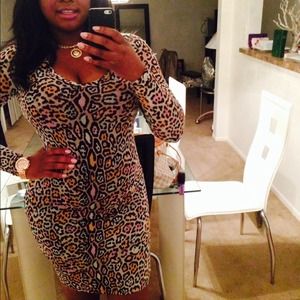 #BCBGMaxAria sexy body con midi