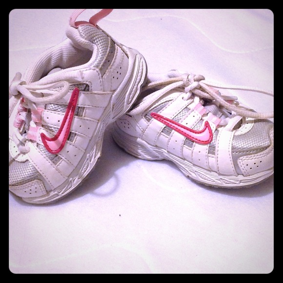 SOLD Nike infant shoes size 4C (BUNDLED)