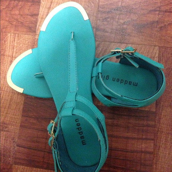 Blue sandals ^^