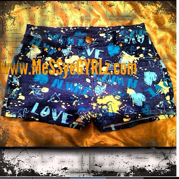 SALE!!!💙"Grafitti" shorts💛Brand New - Picture 1 of 3