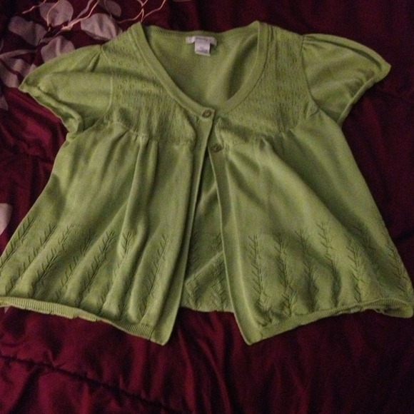 Soft celery green sweater/shrug