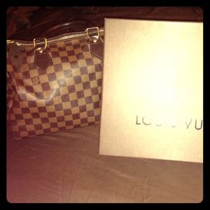 💢💢💢💢Sold Authentic 100% Speedy Damier Bag