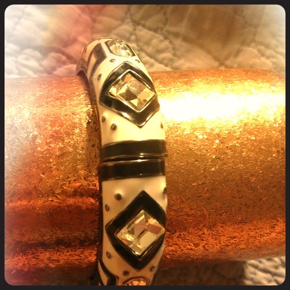 White House black market Jewelry - Classy mod bracelet