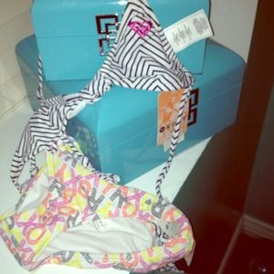 SOLD ROXY cute lil girls bathing suit brand new