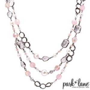 Beautiful Mystere Necklace! NWOT!