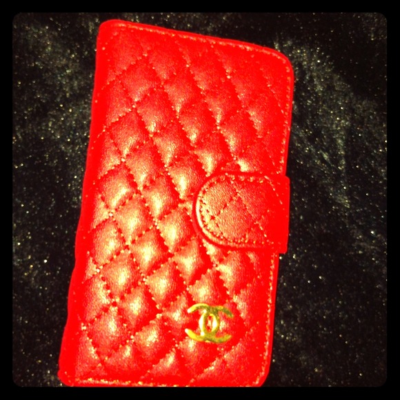 Chanel wallet/case 😍❤