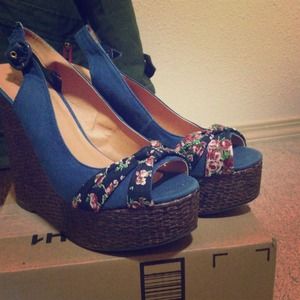 Brand New Spring Floral Blue Sandal Wedges
