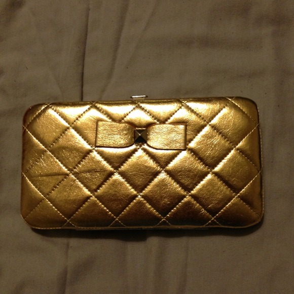 Gold clutch