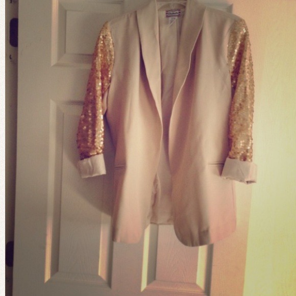 🚫Traded🚫Tan and gold sequined  blazer