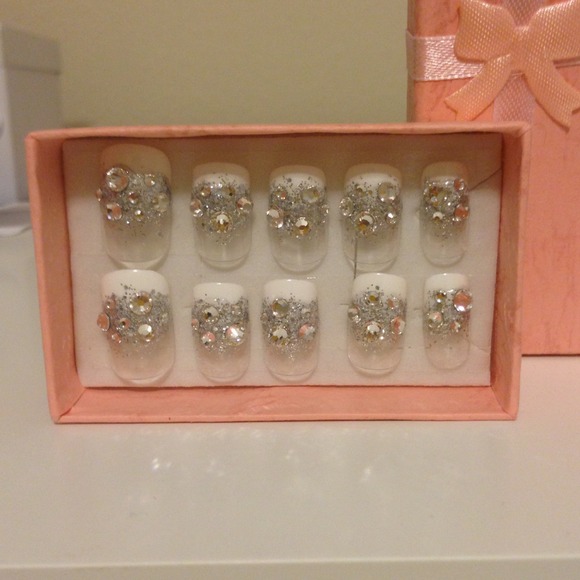 Shine nail!! ⭐⭐⭐⭐⭐⭐  totally handmade!