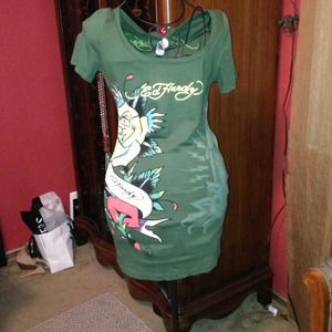Ed Hardy top size medium