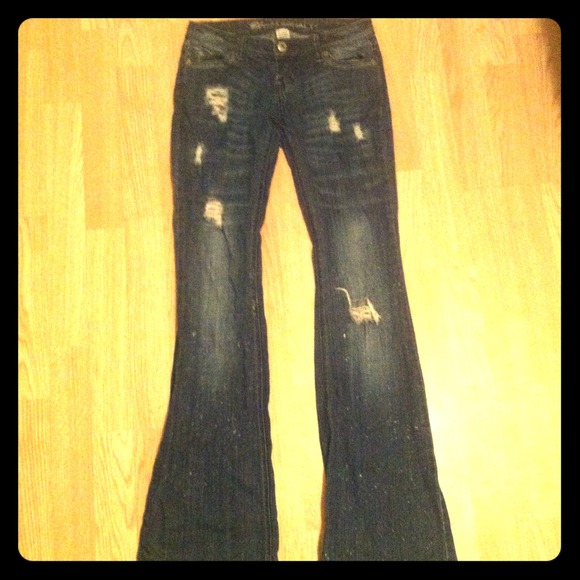 Dark blue worn/torn pants