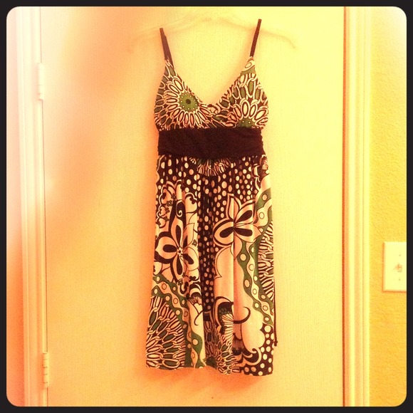 Black/White/Green Summer Dress