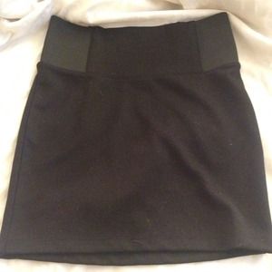 Black zip bodycon skirt