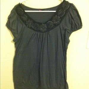 Grey short sleeves shirt. Design collar