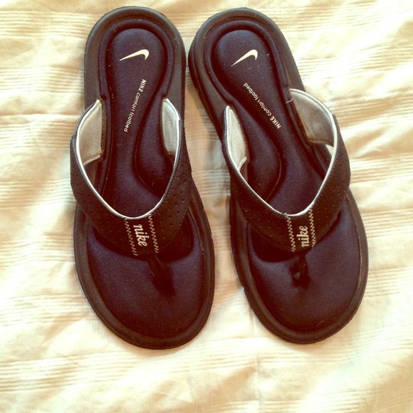 Nike Comfort Thong Sandals 7