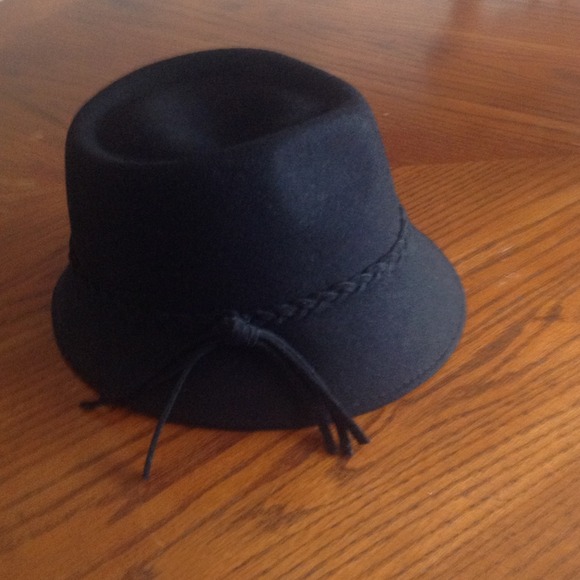 Beautiful fedora almos new💖