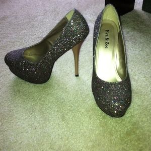 Eva and Zoe glitter platform pumps size 6.5