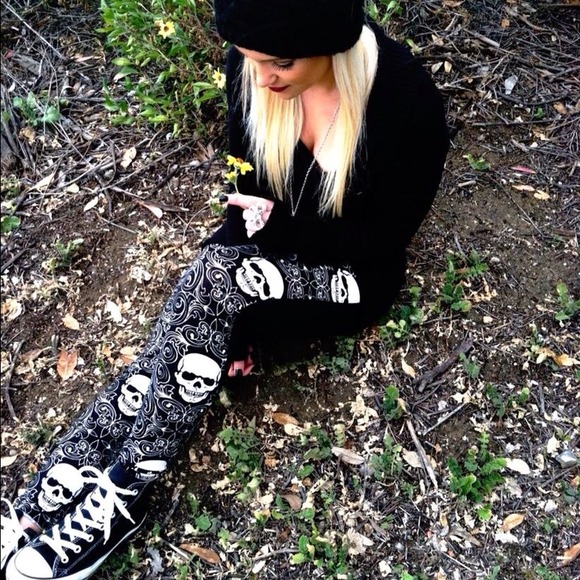 💀SKULL LEGGINGS!