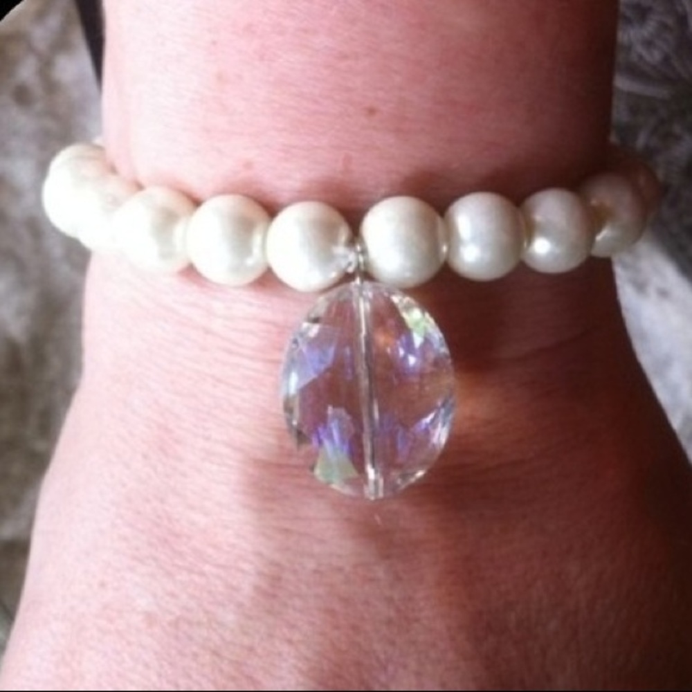 Large glass oval crystal & pearl stretch bracelet