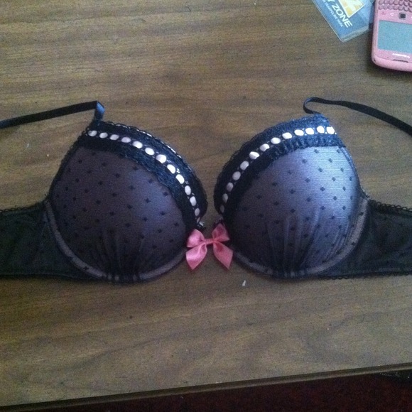 SOLD!!!!!!! Victoria secret bra !!
