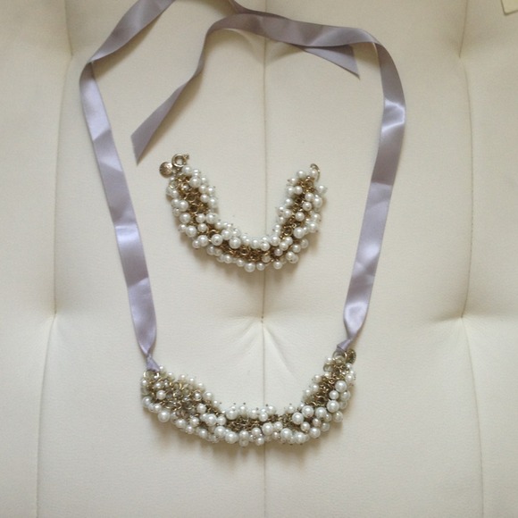 J crew pearl necklace and bracelet!!