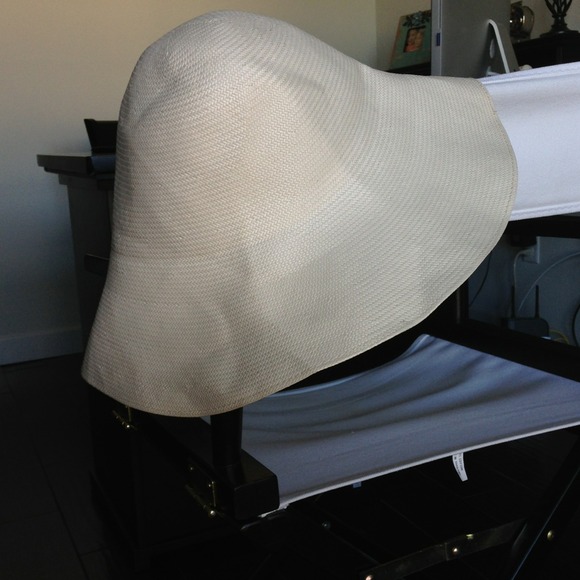 Bcbg beach hat