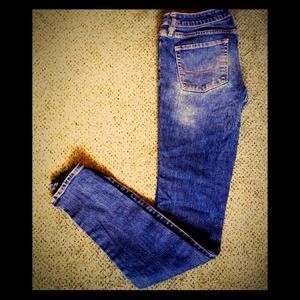 Bullhead jean! Barely worn. Size 5 long