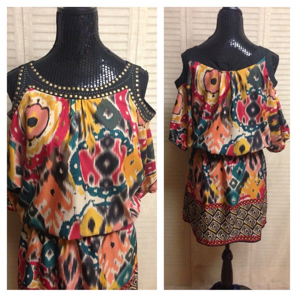 ❌BUNDLED❌Tribal Print Cold Shoulder Dress - Large - Picture 2 of 3