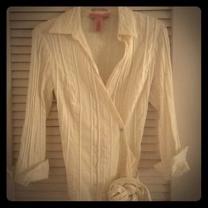 Beautiful butter cream blouse