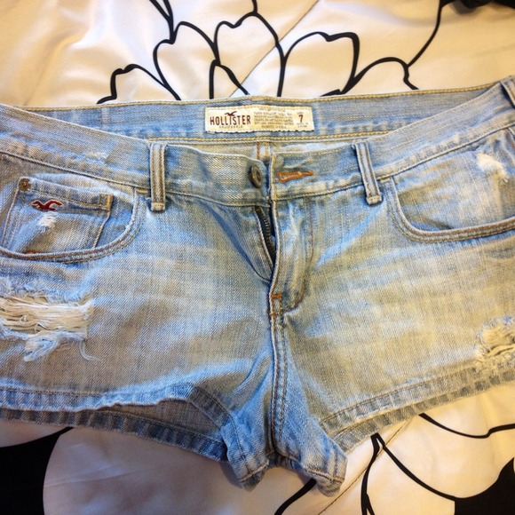 Hollister shorts . Size 7