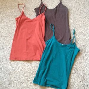 2 forever 21 medium v. Shape tank tops ❗blue sold❗
