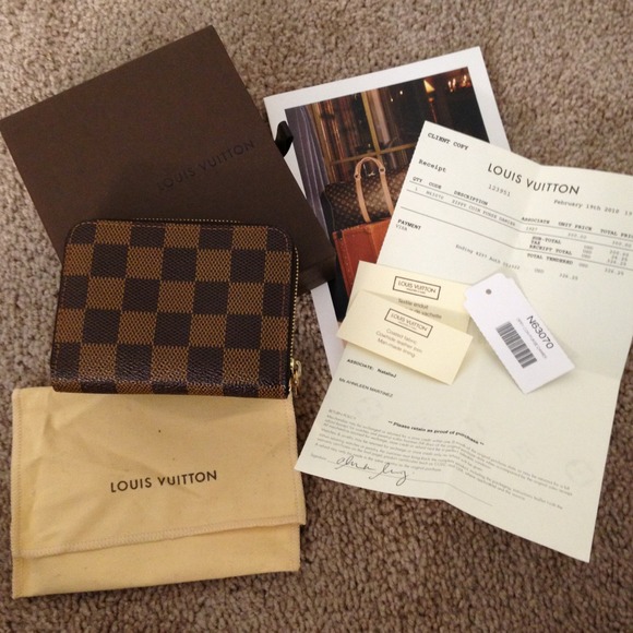 Reserved - Authentic LV Zippy Coin Purse Damier.