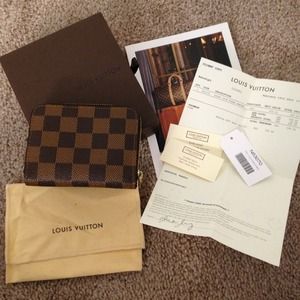 Reserved - Authentic LV Zippy Coin Purse Damier.
