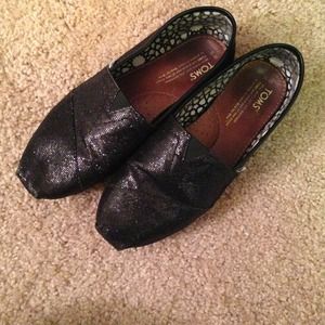 ON HOLD! Black glitter tons 8.5