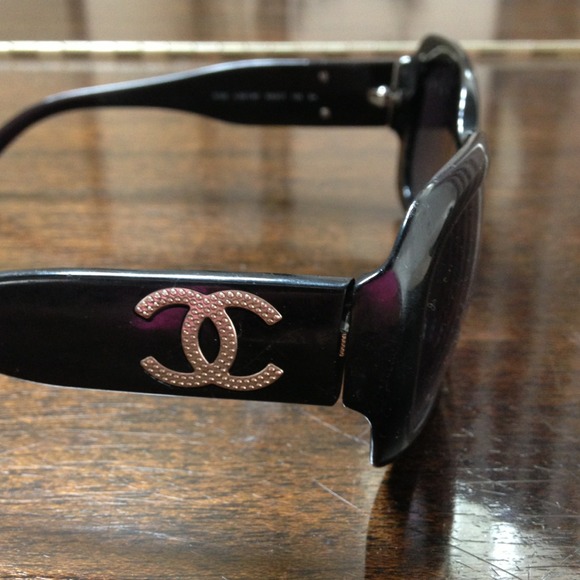 Chanel sunglasses with hard case and cloth pouch. - Picture 2 of 4