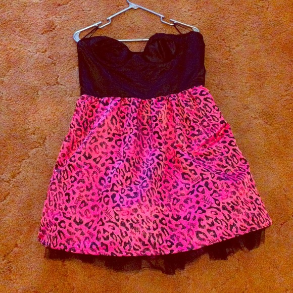 Pink cheetah print dress with black corset top XL