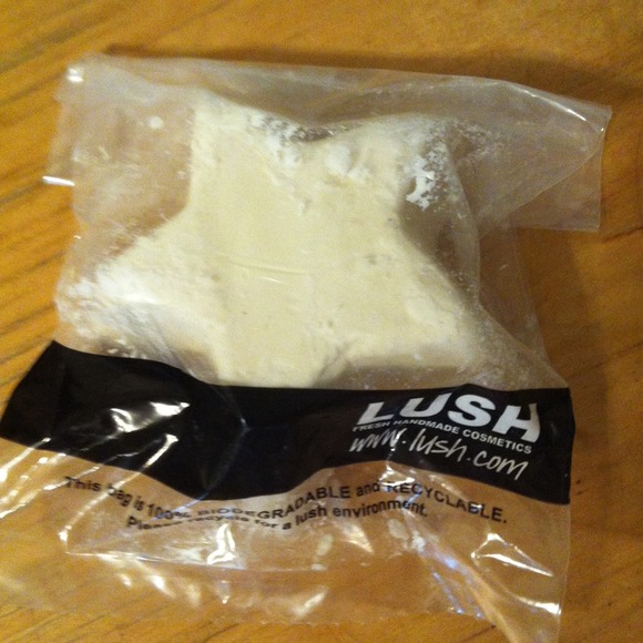 **RARE** Lush Snowcake soap. Special edition cut