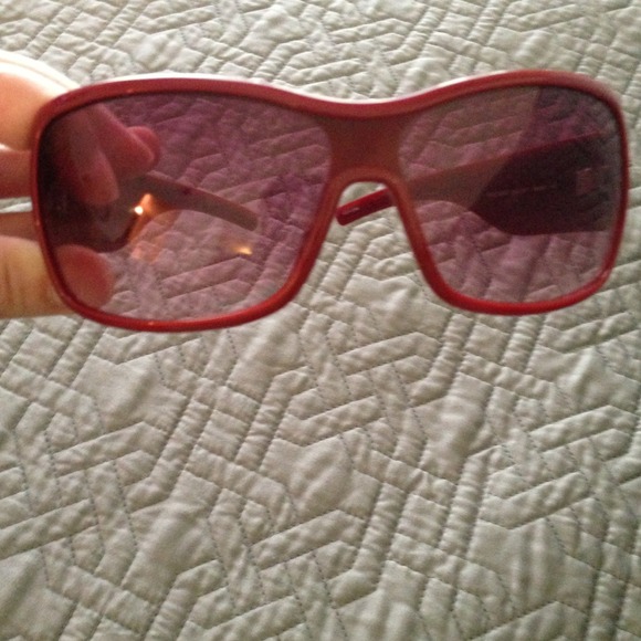 Reduced 💲💲Marc by Marc Jacobs red sunglasses - Picture 2 of 3