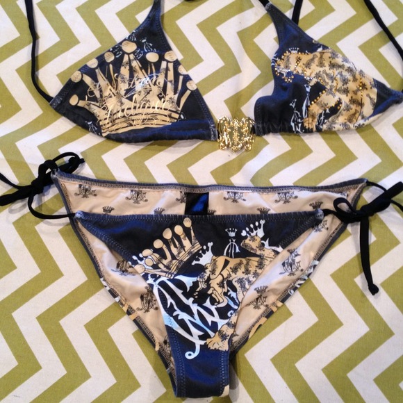 ❌❌SOLD❌❌Gray bikini with rhinestone accent. $20