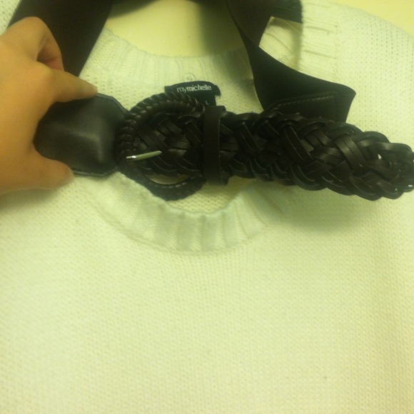 Cute off white knitted dress - Picture 2 of 2