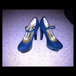 Guess platform heels