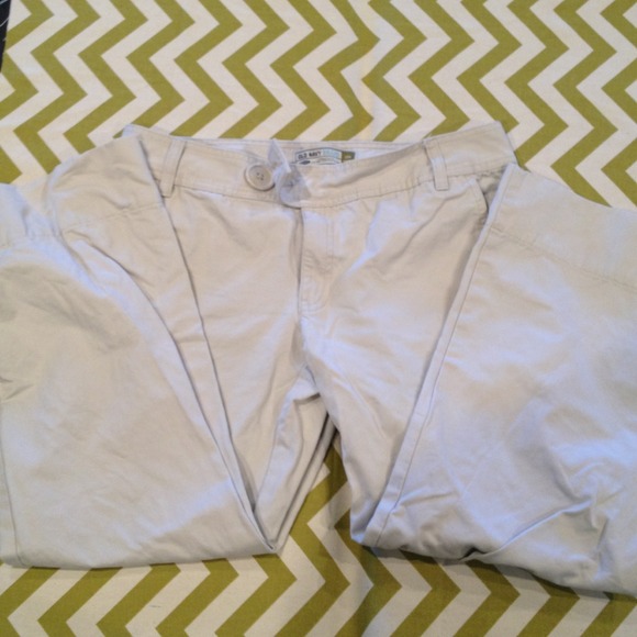 Old navy capri's. Tan, low waist. $15