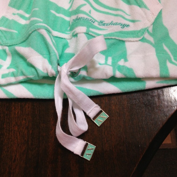 Armani exchange Terry cloth shirt. Never worn. - Picture 3 of 3