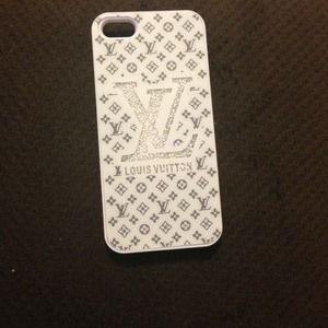 New. Louis Vuitton iPhone 5 Swarovski Crystals.